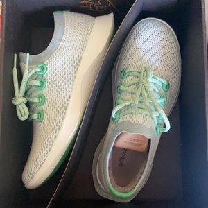 Allbirds Women’s Dashers in Neptune, size 9.5